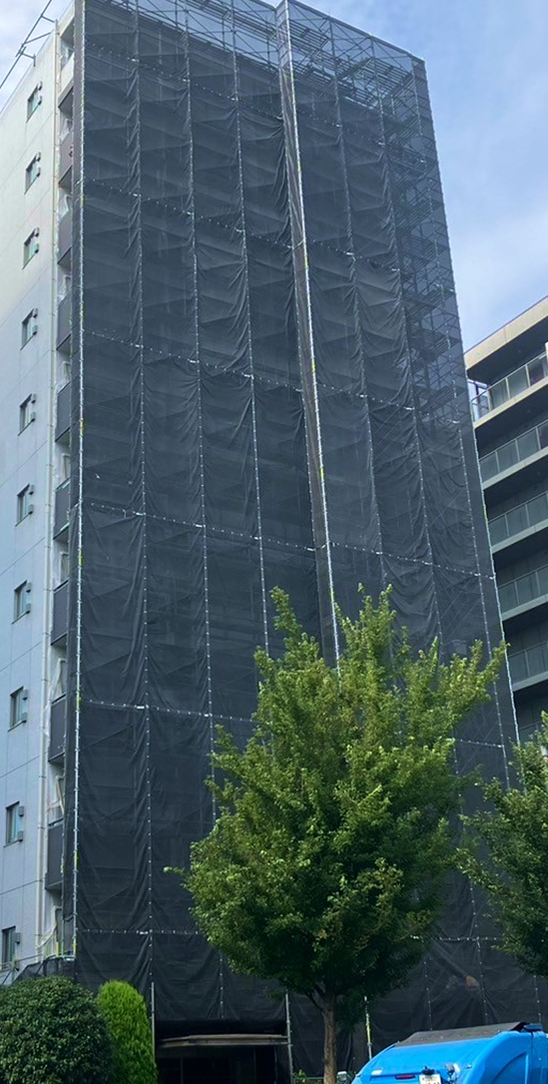 工事中のビルの写真